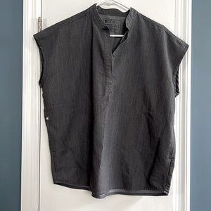 Graphite Gray Women’s Figs Scrub Set